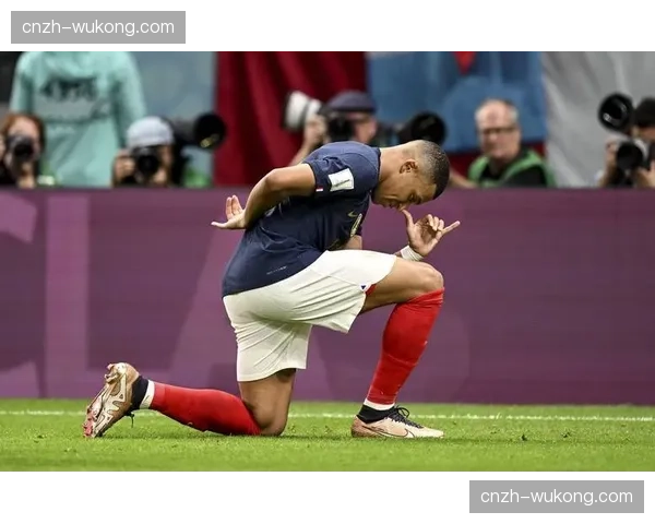 澳大利亚队萨姆·克尔头球破门 第70个国家队进球展现射手本色